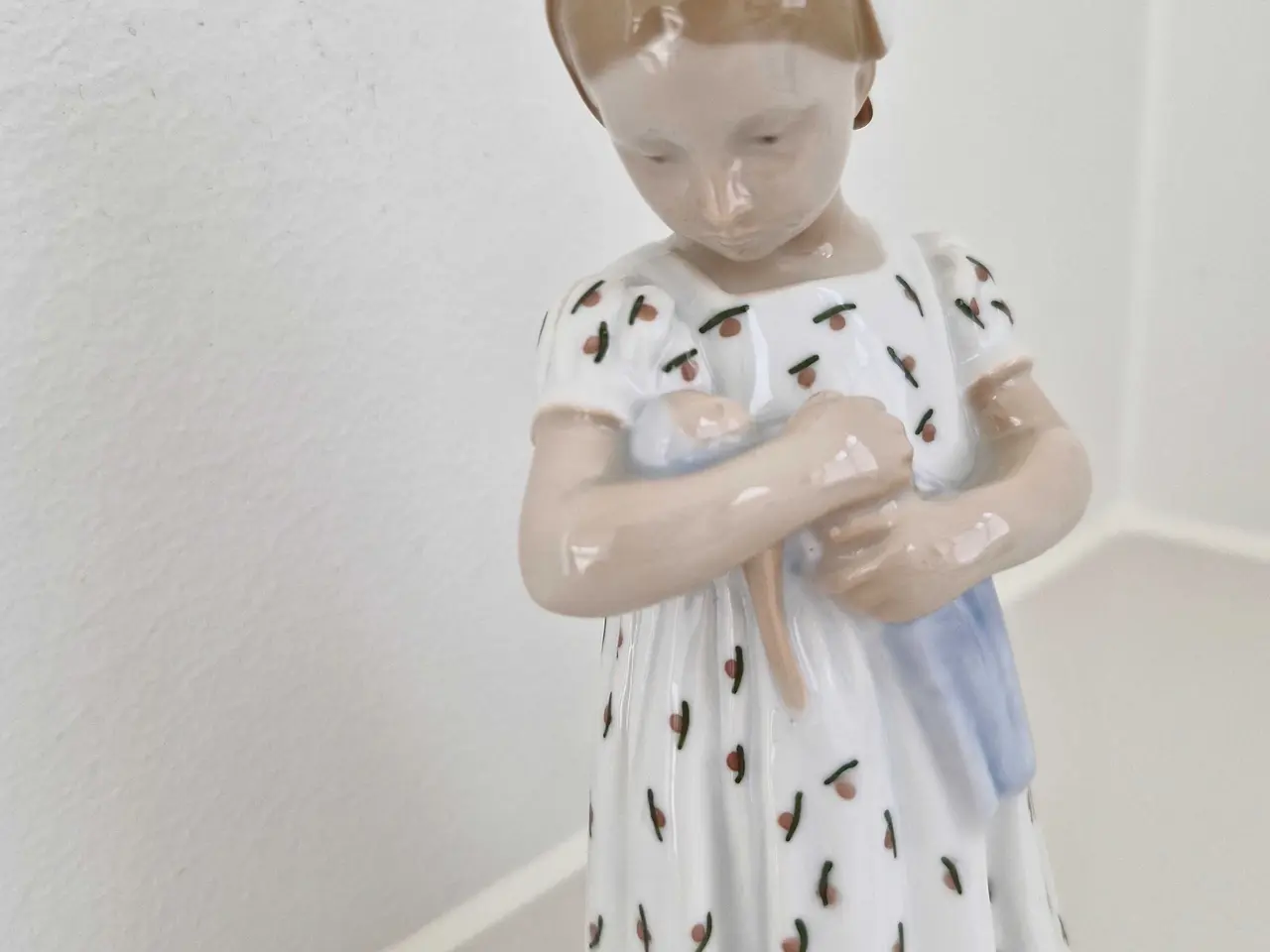 Billede 3 - Bing og Grøndahl, "Mary" pige med dukke