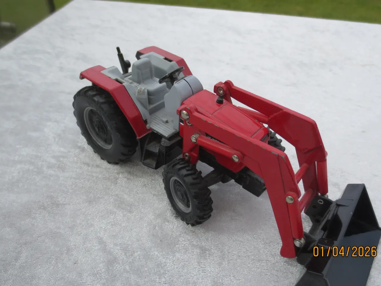 Billede 6 - 3 stk Modeltraktor og en Tipvogn