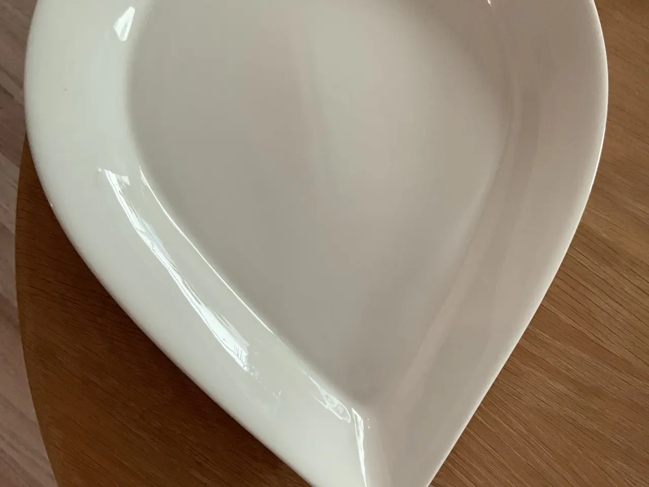 Billede 1 - Mette Blomsterberg dråbeformet fad 35 cm.