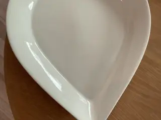 Mette Blomsterberg dråbeformet fad 35 cm.