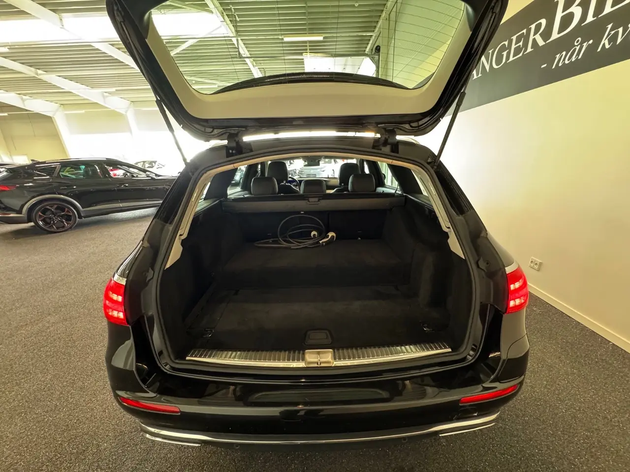 Billede 5 - Mercedes E300 de 2,0 stc. aut. 4Matic