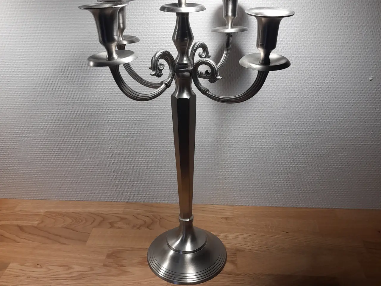 Billede 1 - Flot 5-armet kandelaber / lysestage i aluminium