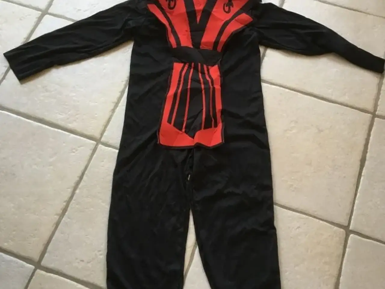 Billede 1 - Heltekostume