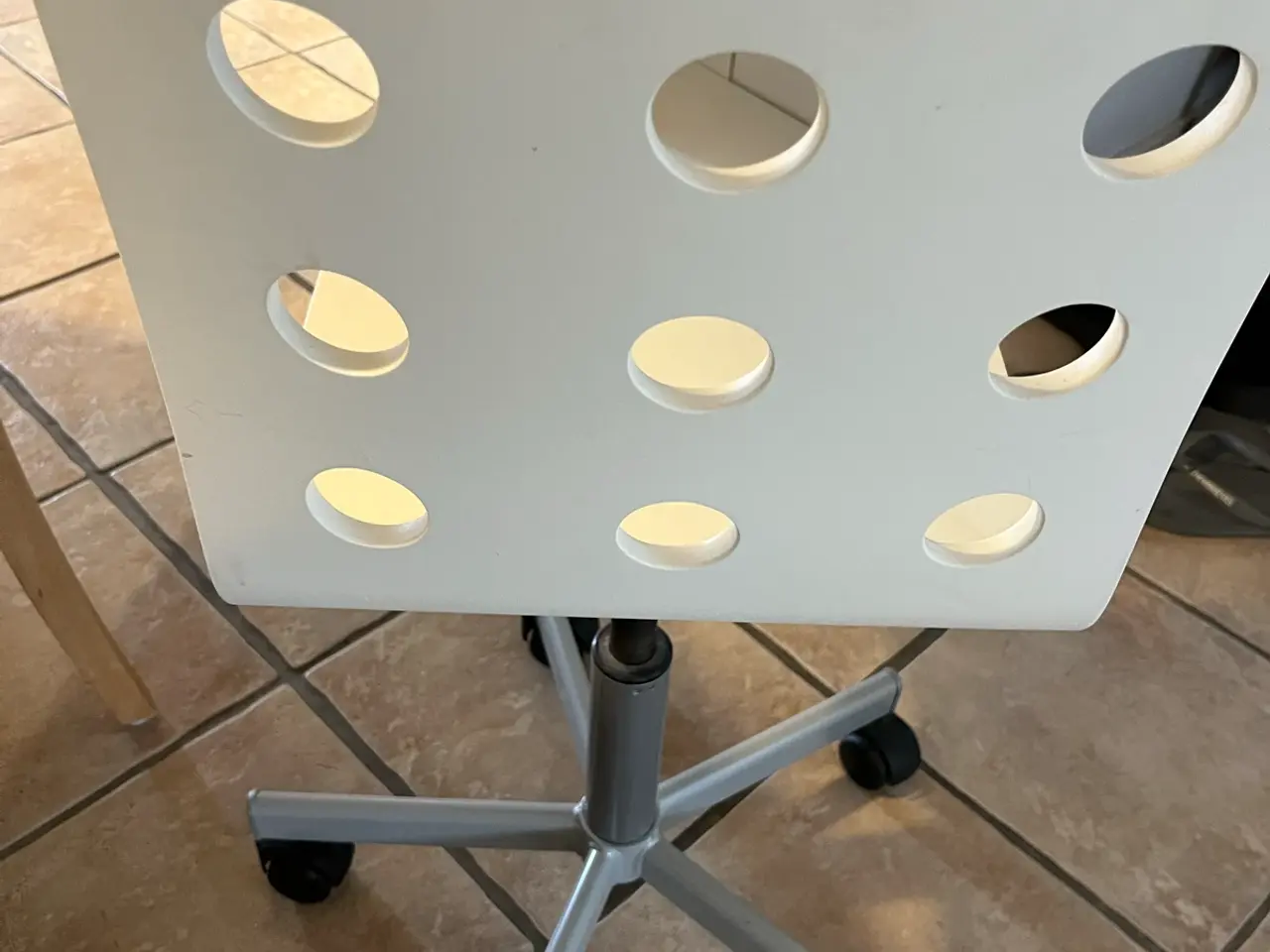 Billede 4 - Ikea kontorstol til børn