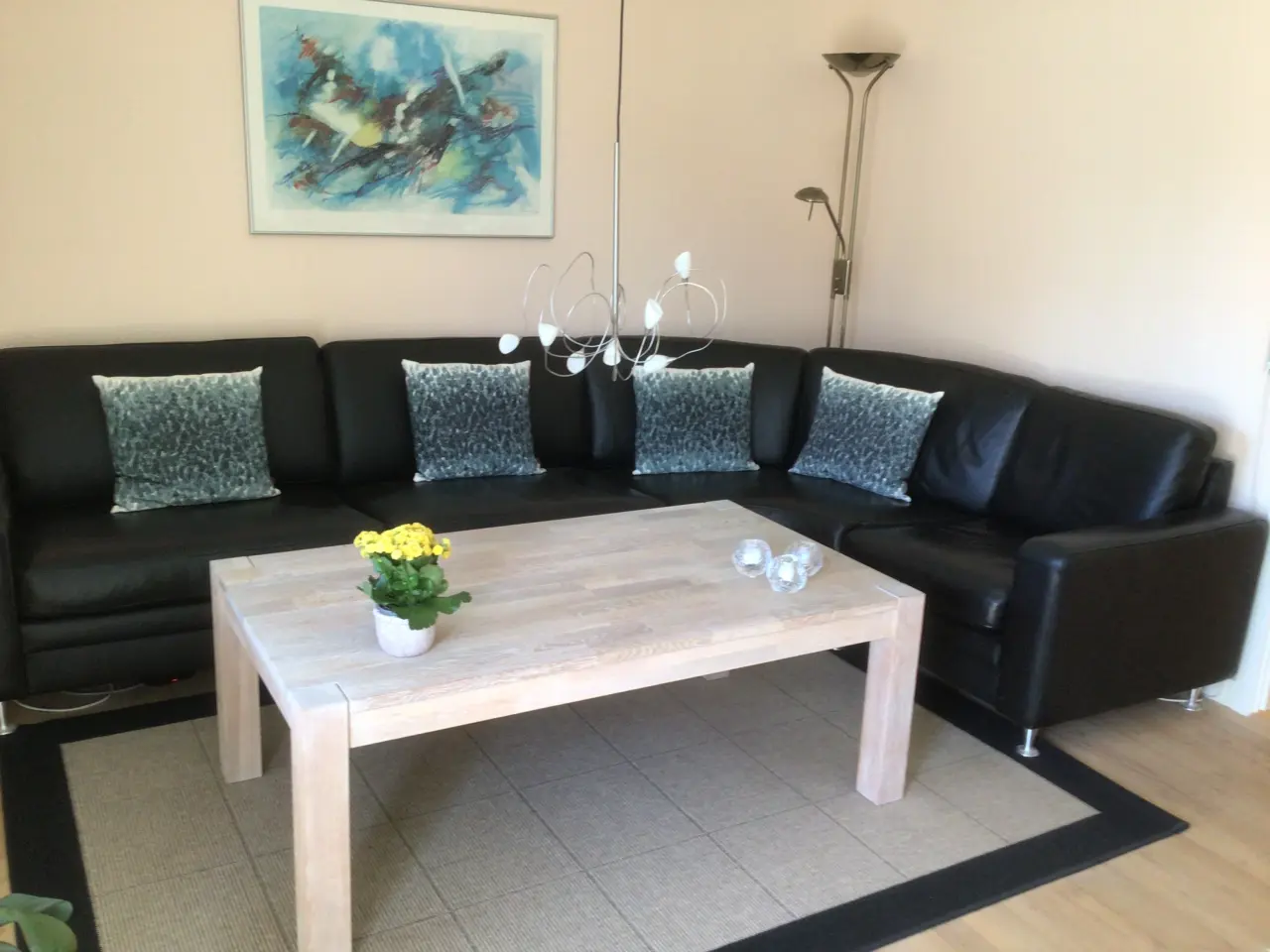 Billede 3 - Hjørnesofa+ sofabord i ludbehandlet eg