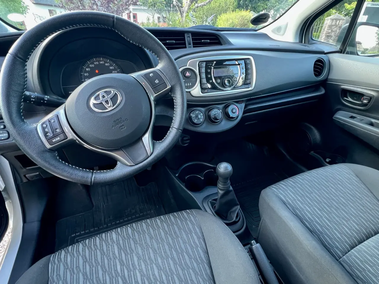 Billede 9 - Velholdt Toyota Yaris med lavt kilometer tal