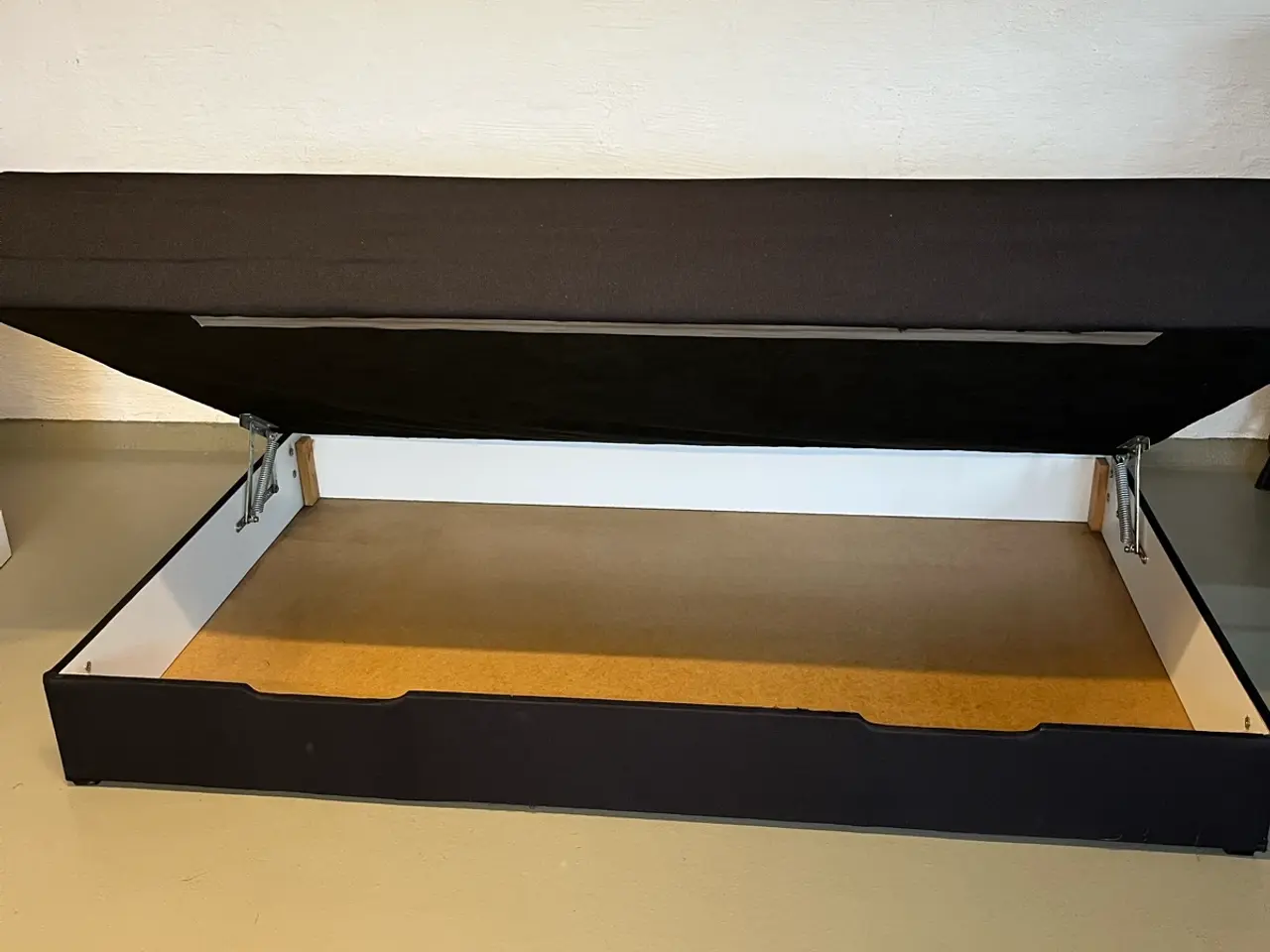 Billede 5 - Seng med opbevaring