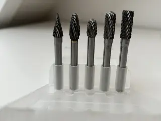 Sæt med 5 stk. hårdmetal fræse-/slibebits.