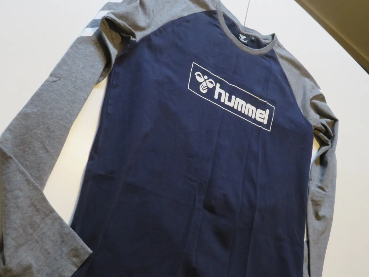 Billede 1 - Bluse, Hummel, str. 176