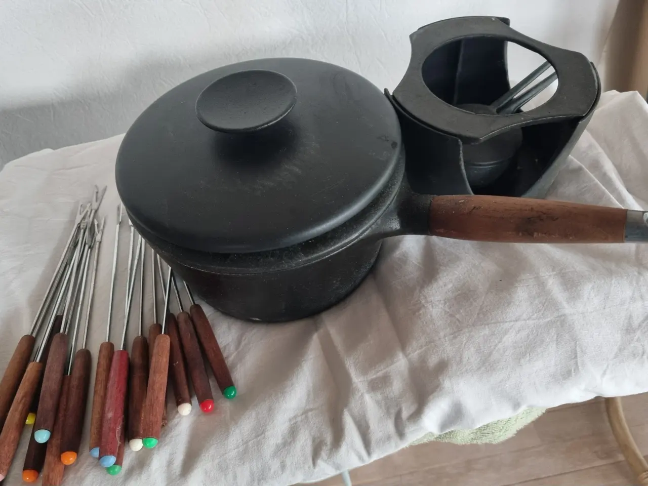 Billede 1 - Fondue gryde støbejern 