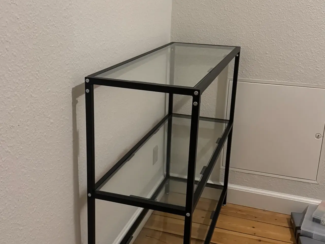 Billede 3 - Fin reol med glashylder
