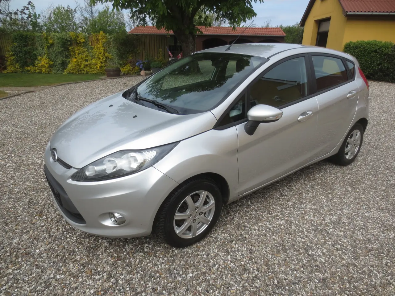 Billede 1 - Pæn Ford Fiesta 1.6 TD år 12 