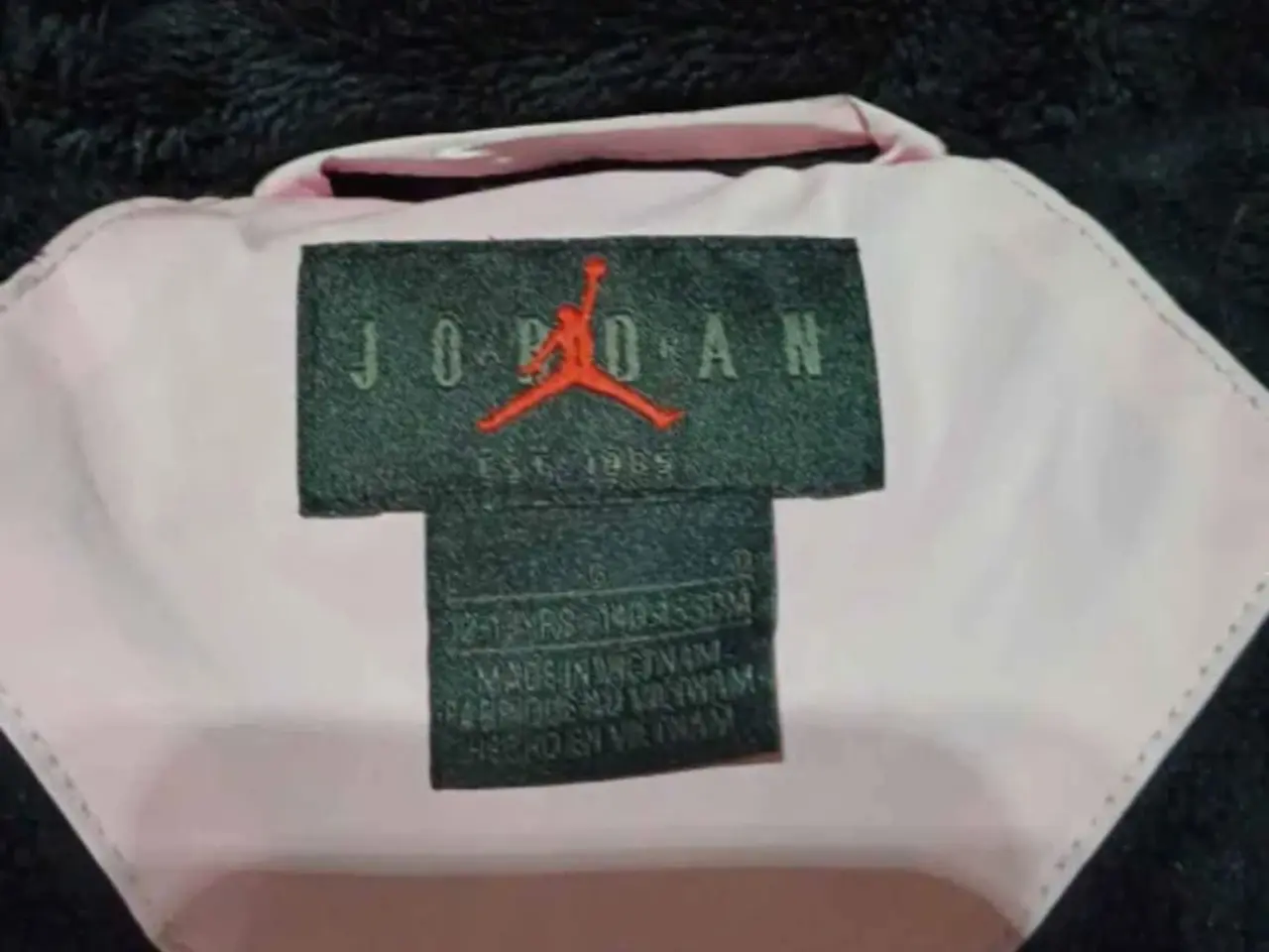 Billede 4 - Jordan jakke str 10-11år