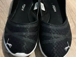 Puma ballerina sko str 40 sorte