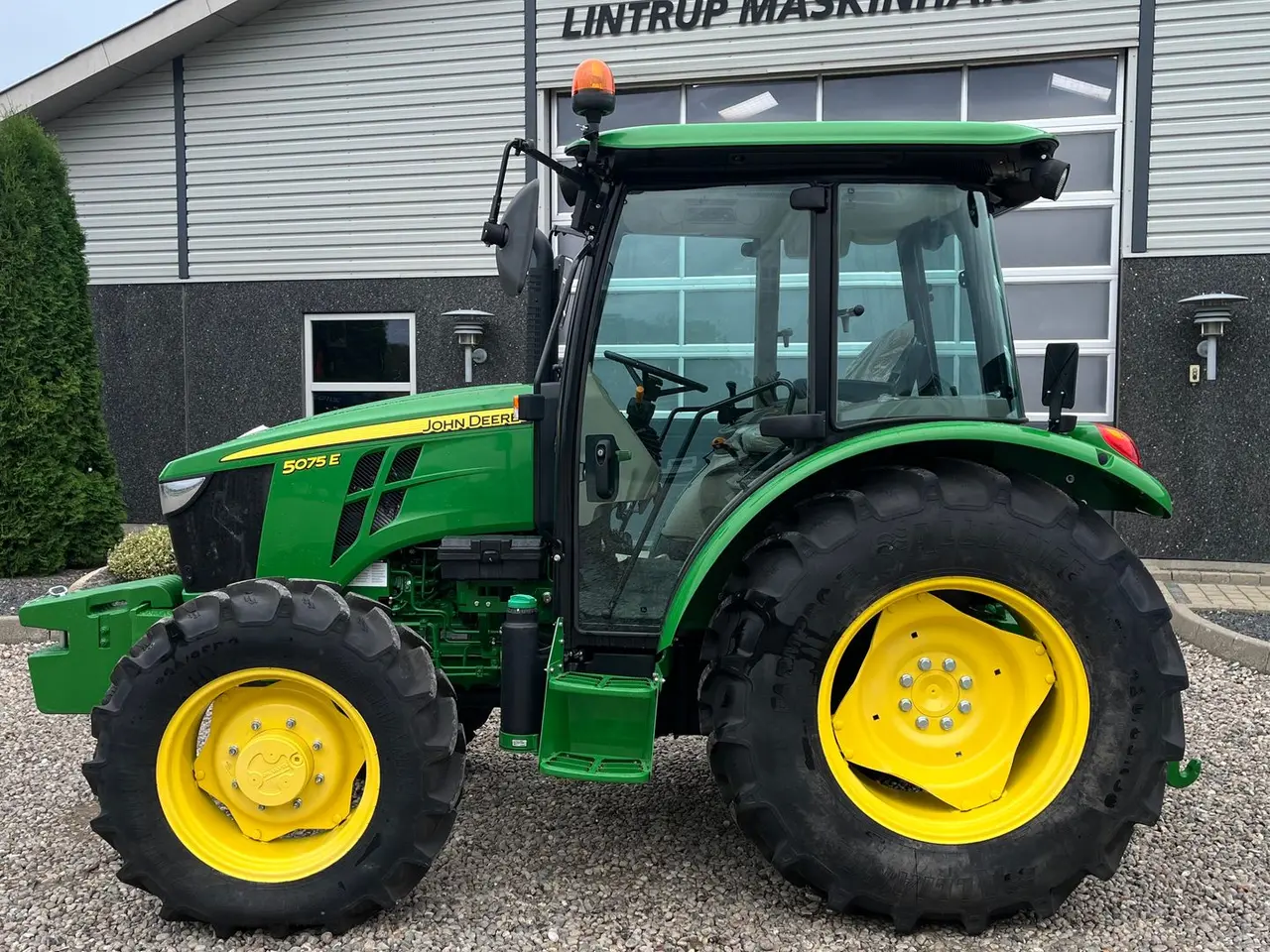 Billede 10 - John Deere 5075E Med aircondition og vendegear