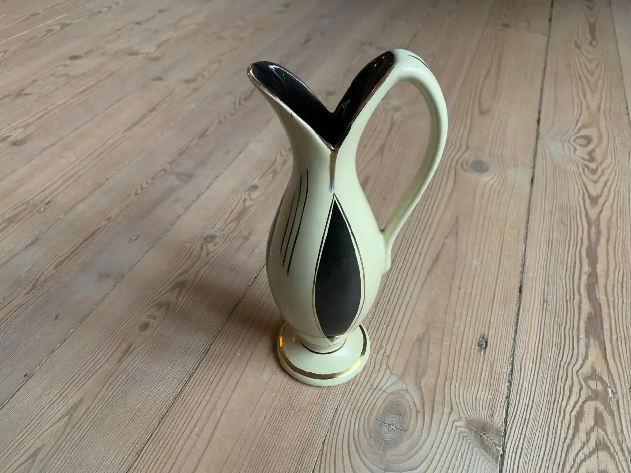 Billede 1 - Smuk elegant vase i guld, sort og beige