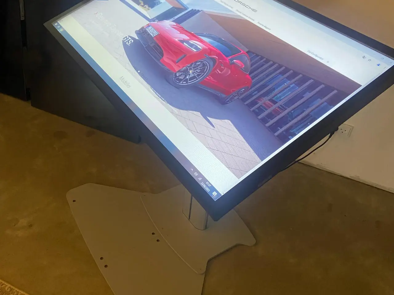Billede 2 - 43" touchskærm med stataiv og indbygget computer