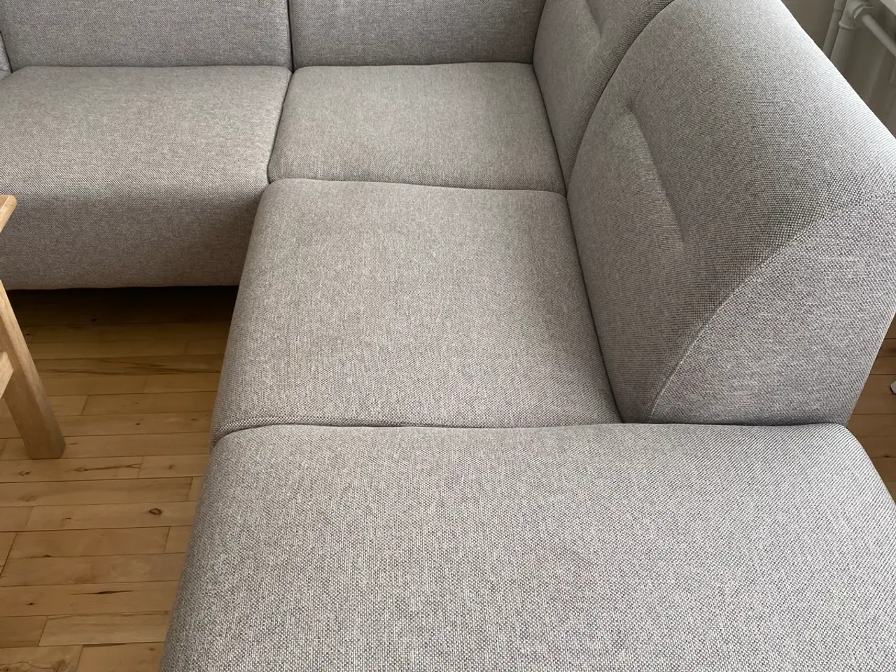 Billede 1 - Ilva hjørnesofa i lys grå.