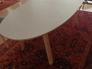 Skovby spisebord, hvid laminat og hvidolieret eg
