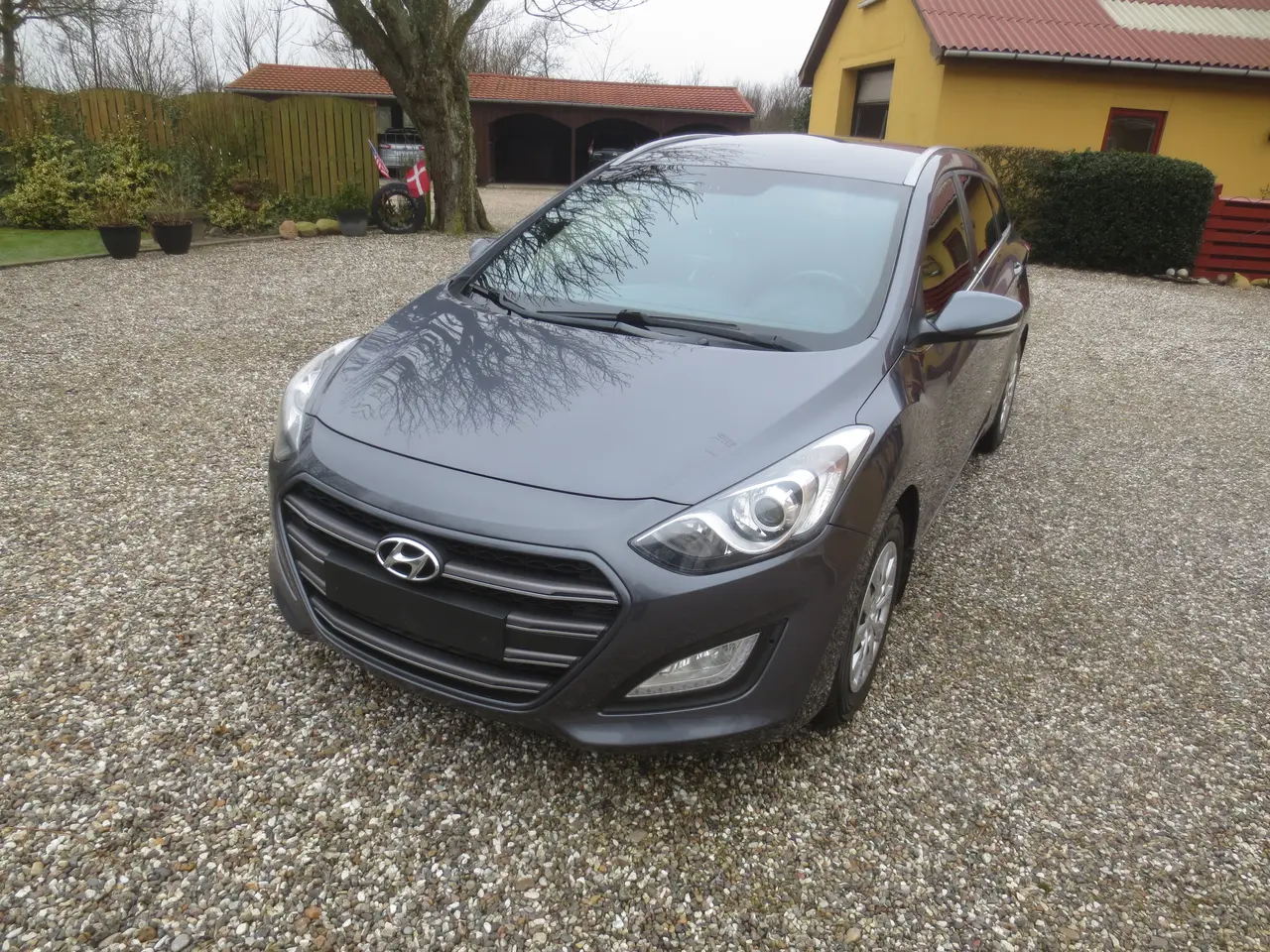 Billede 2 - Pæn Hyundai i 30 1.6 CD Stc År 16