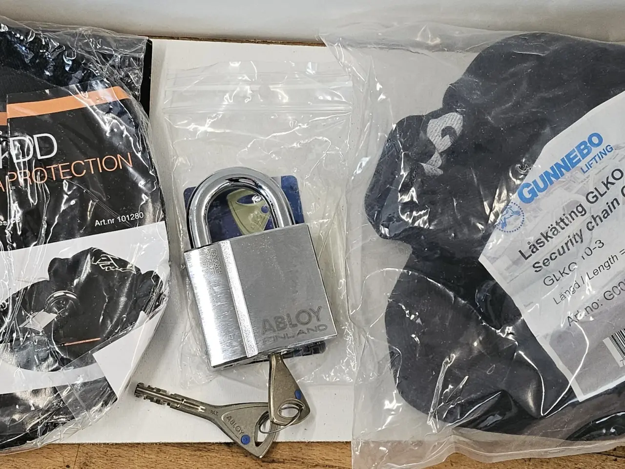 Billede 2 - 2.5 mtr. Kraftig kæde med hængelås (Abloy/Ruko)