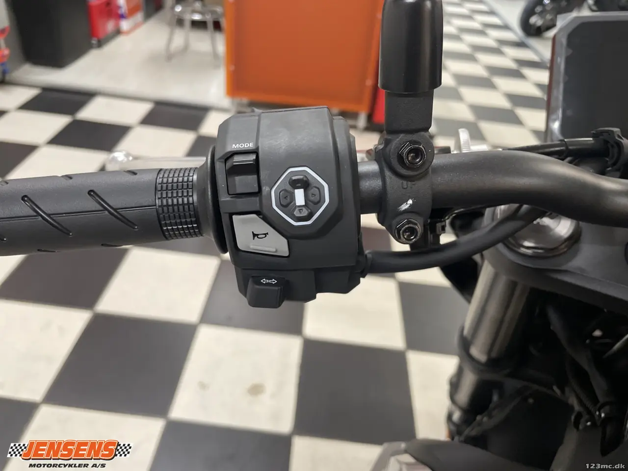 Billede 9 - Honda CB 750 Hornet E-Clutch