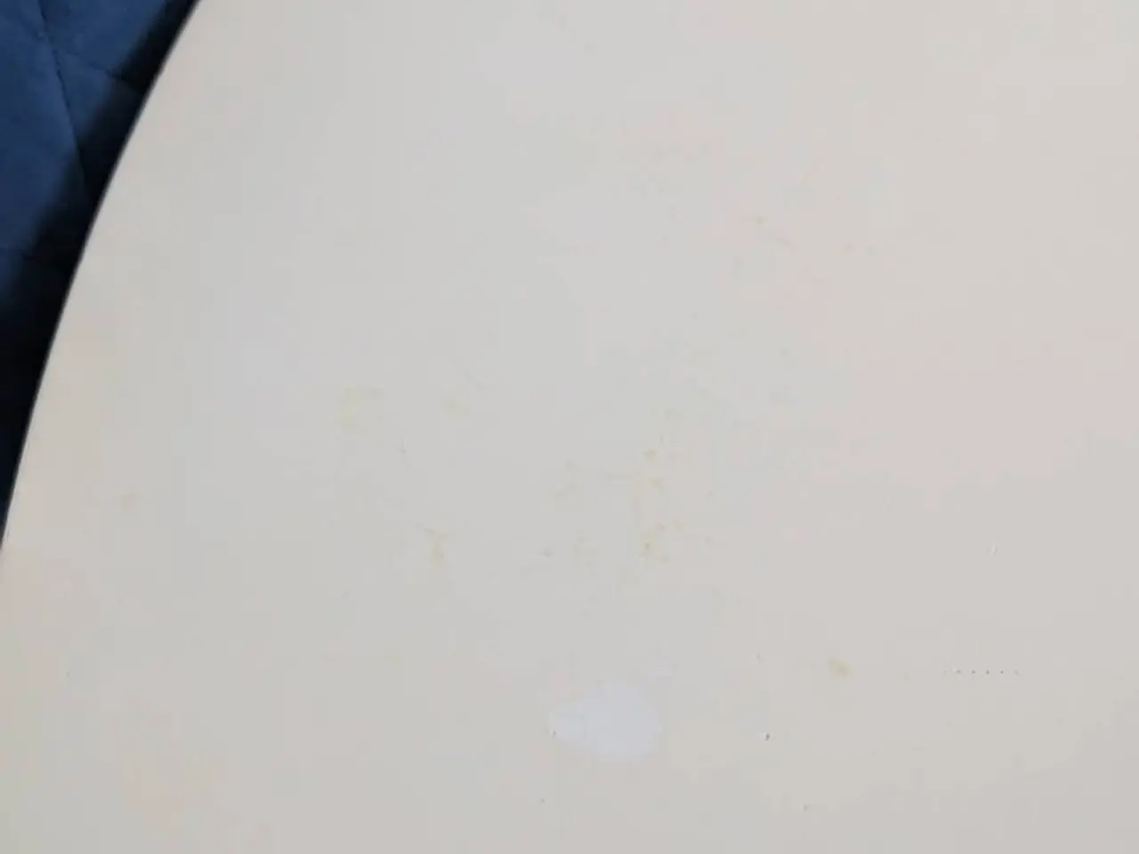 Billede 4 - Rundt Bord og 4 Stole