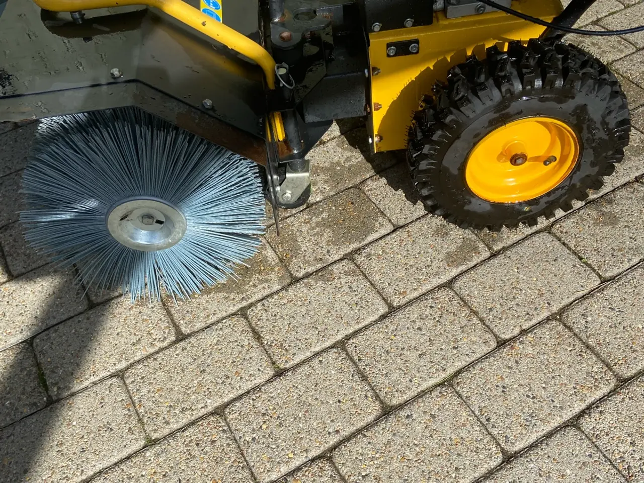 Billede 5 - Texas Handy Sweep 710 TGE fejemaskine med Opsamler