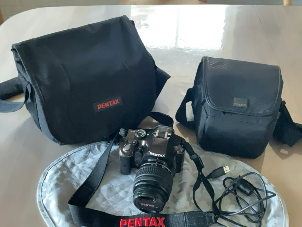 Billede 1 - Pentax spejlreflekskamera med 2 tasker