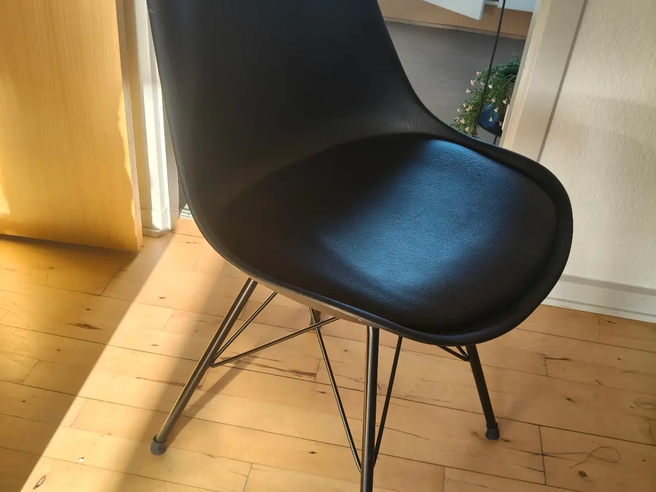 Billede 11 - Saltum spisebord med udtræk og 6 stole