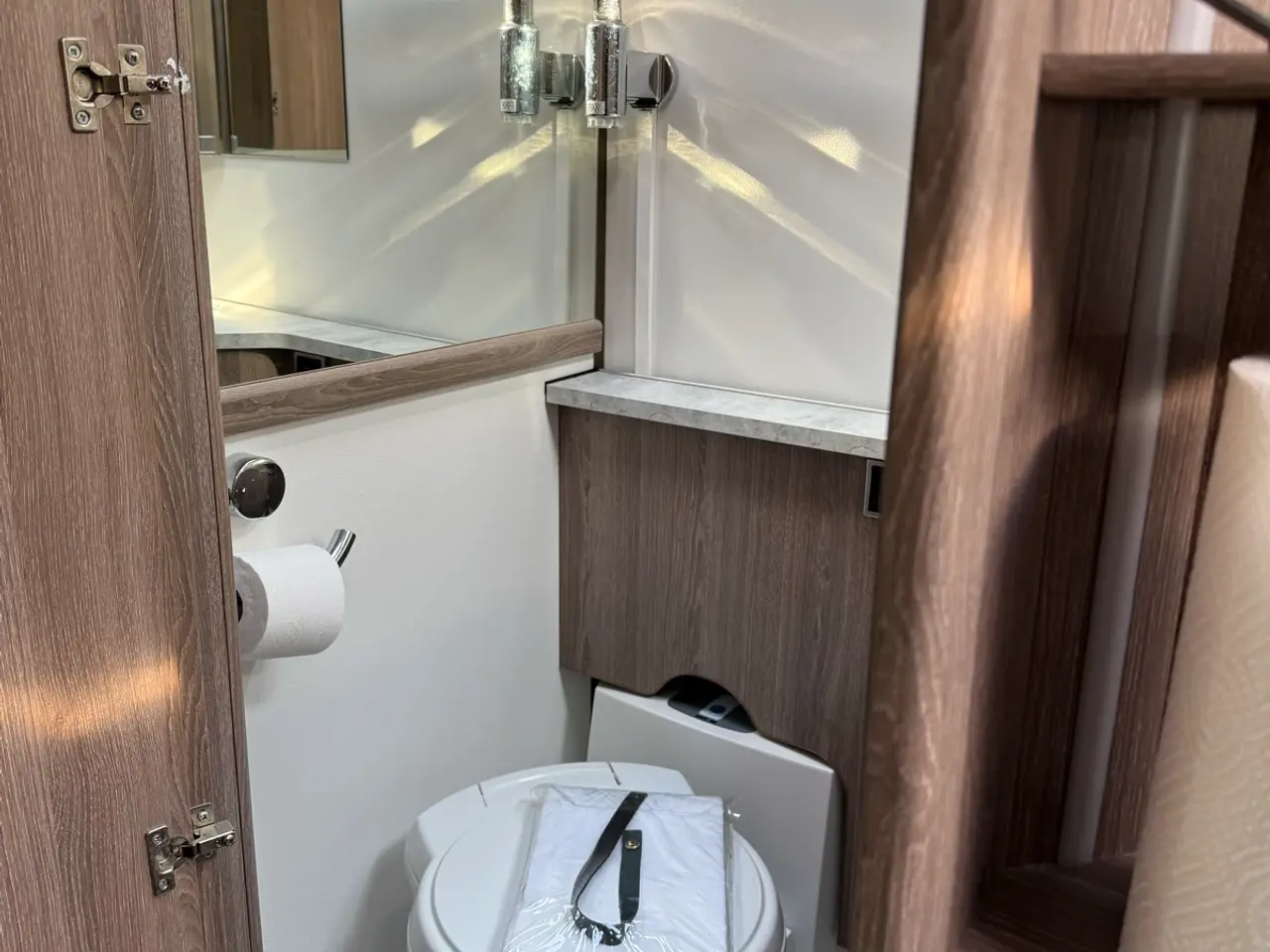 Billede 2 - Kabe Royal 600 Gle ks