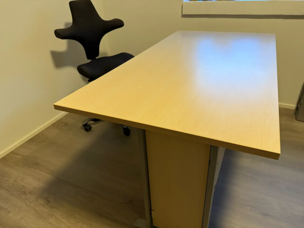 Billede 1 - Skrivebord, lys træ