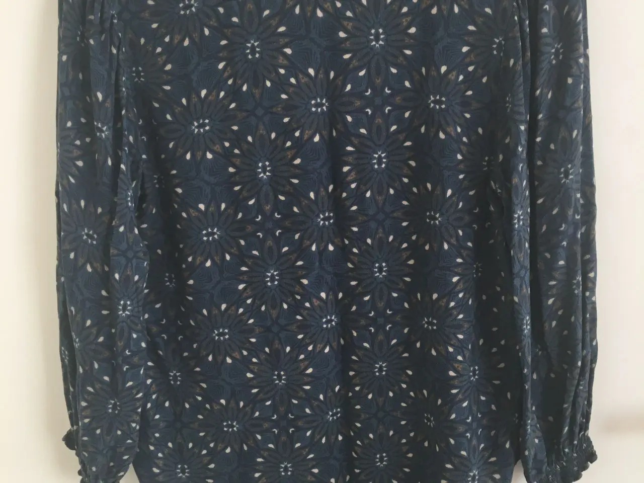 Billede 2 - Hm bluse str. 34 