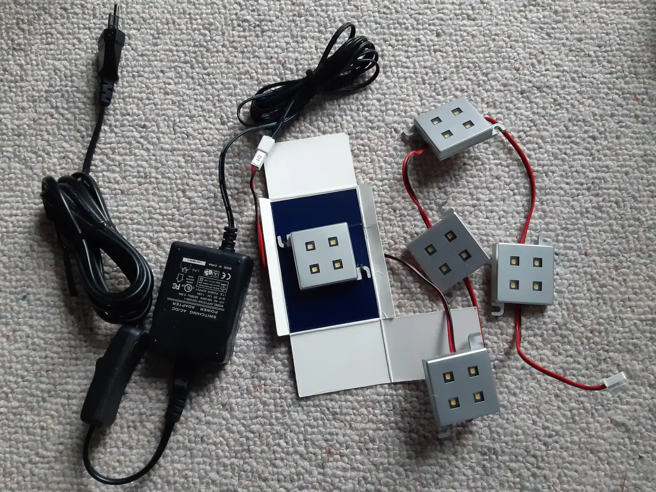Billede 1 - LED lys med 230V omformer