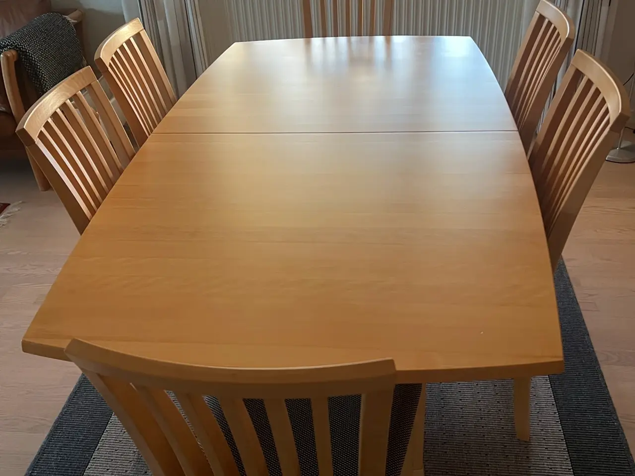 Billede 1 - Skovby spisebord incl. 6stk SM66 stole