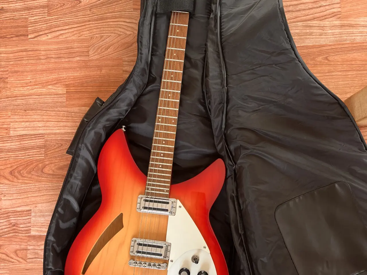 Billede 1 - Tokai 330 Rickenbacker