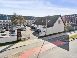 311 m2 charmerende ”mini-kontordomicil” tæt på Glostrup Station med adgang til fælles kantine