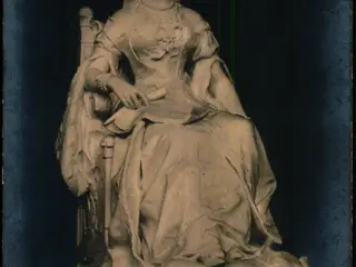 Ny Carlsberg Glyptotek - Gaurherin . Kejserinde Dagmar - F.M. & Co 73 - Foto