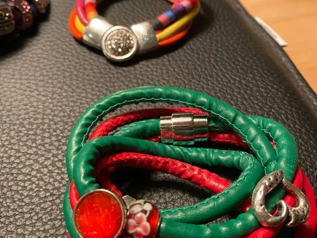 Billede 4 - Meget flotte armbåne