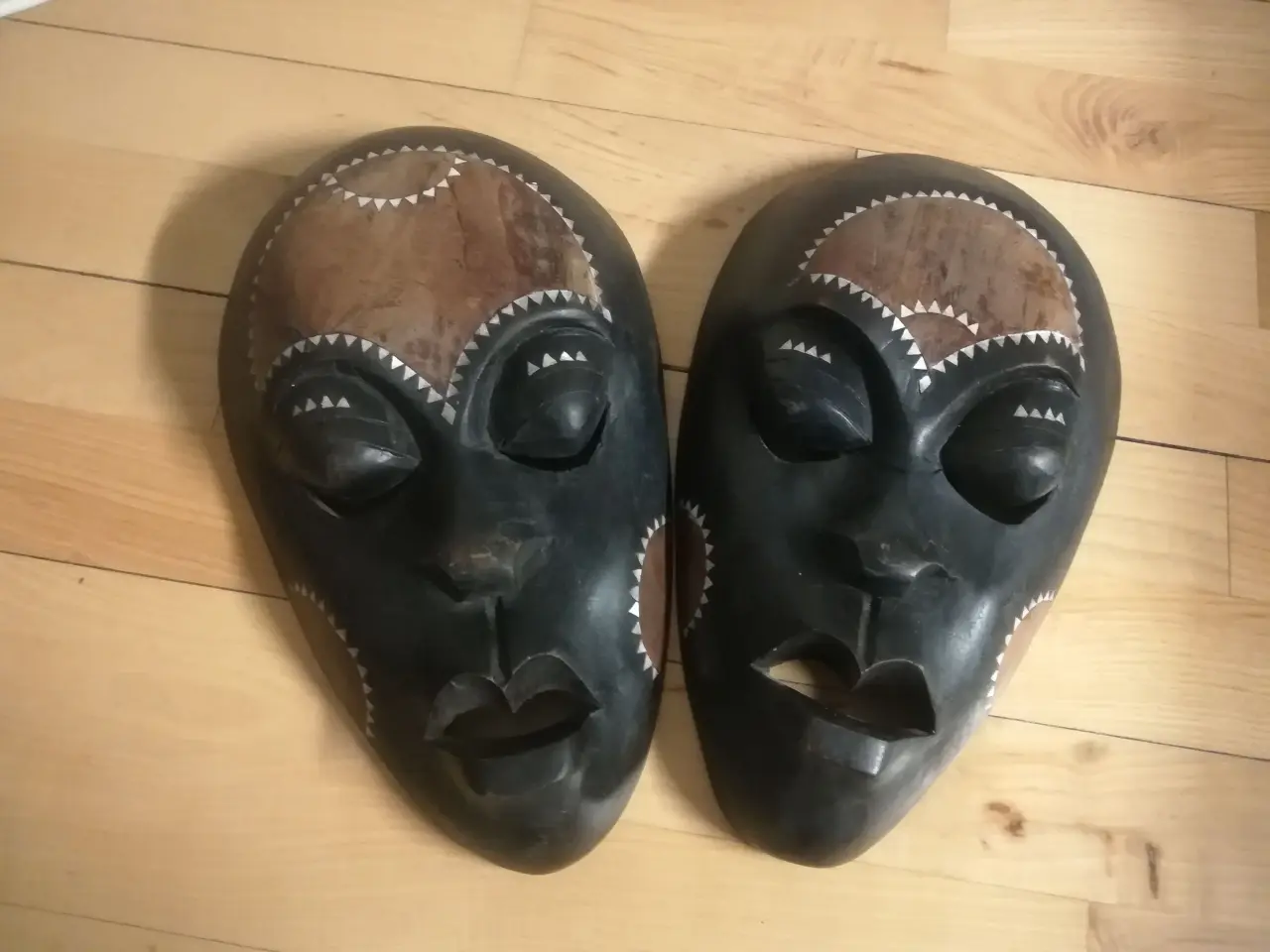 Billede 1 - Træmasker (2 stk)
