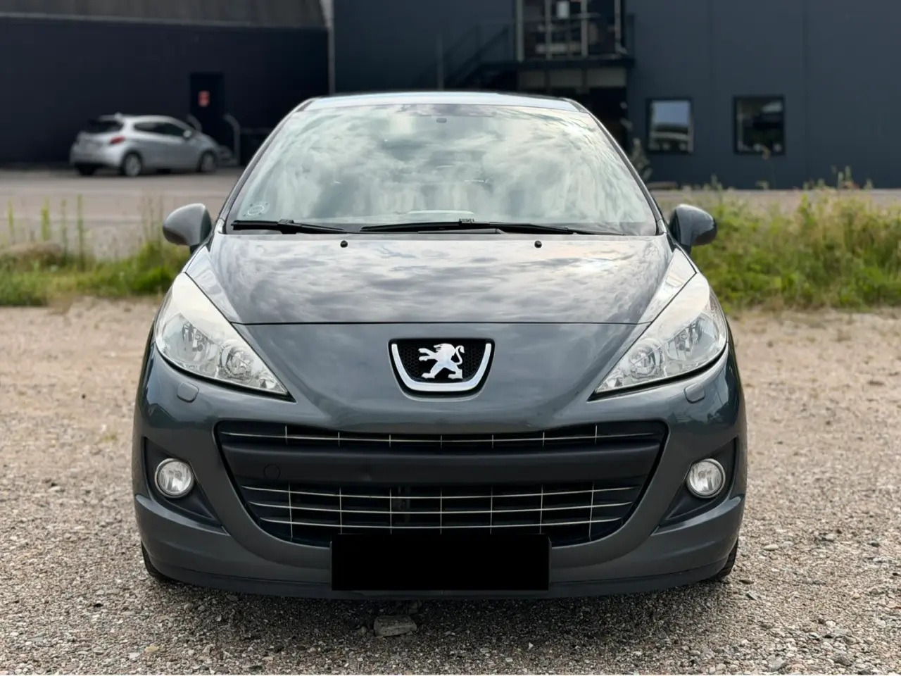 Billede 2 - PEUGEOT 207 / NY SYN!
