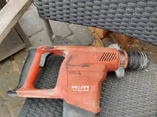 Hilti slagboremaskine med støvagregat