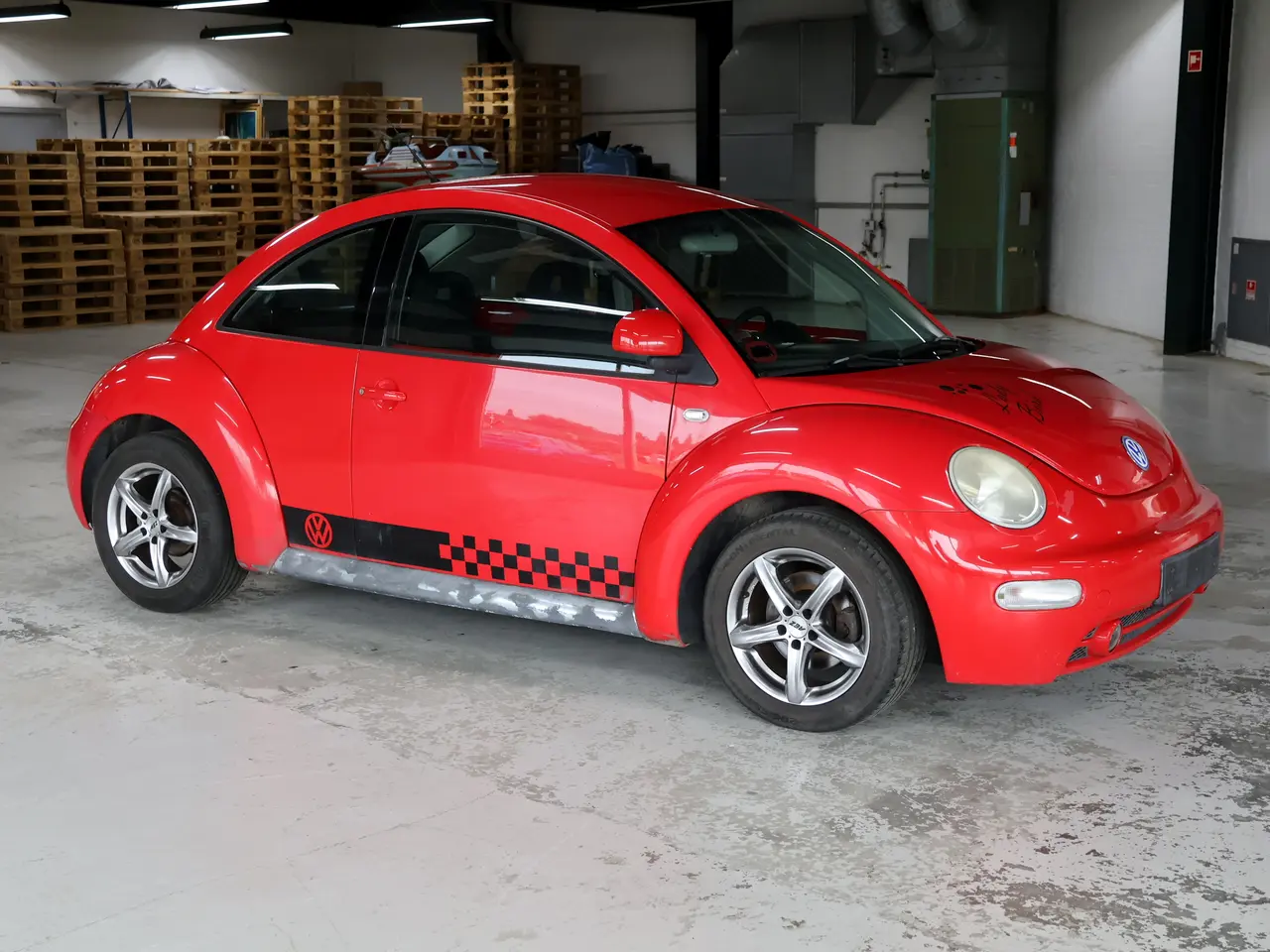 Billede 1 -  VW Beetle 2,0 benzin. årg 1998. Synet 01/10-2025.