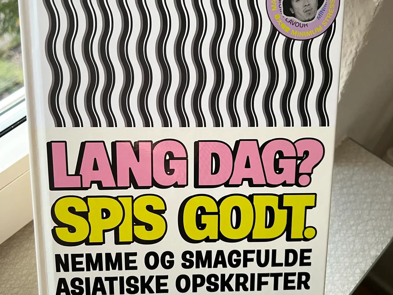 Billede 1 - Ny Kogebog  “Lang dag? Spis godt.” 