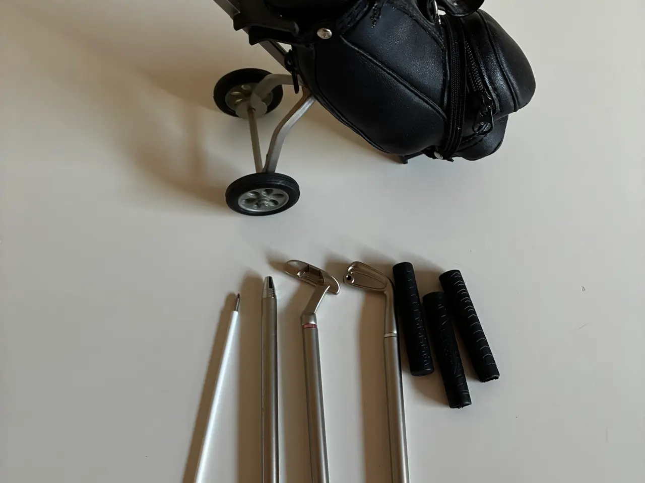 Billede 3 - Mini golfbag på trolley sort