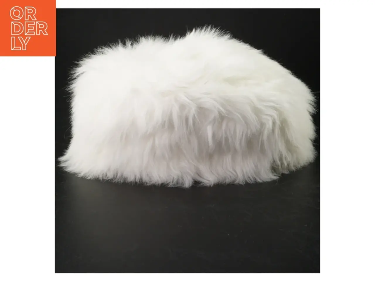 Billede 1 - Hvid pels hat (str. Ø. 30 cm)