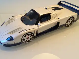 Maserati mc12