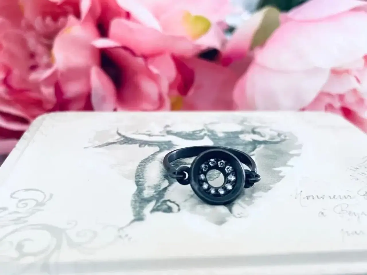 Billede 4 - Dansk design ring med 10 brillanter
