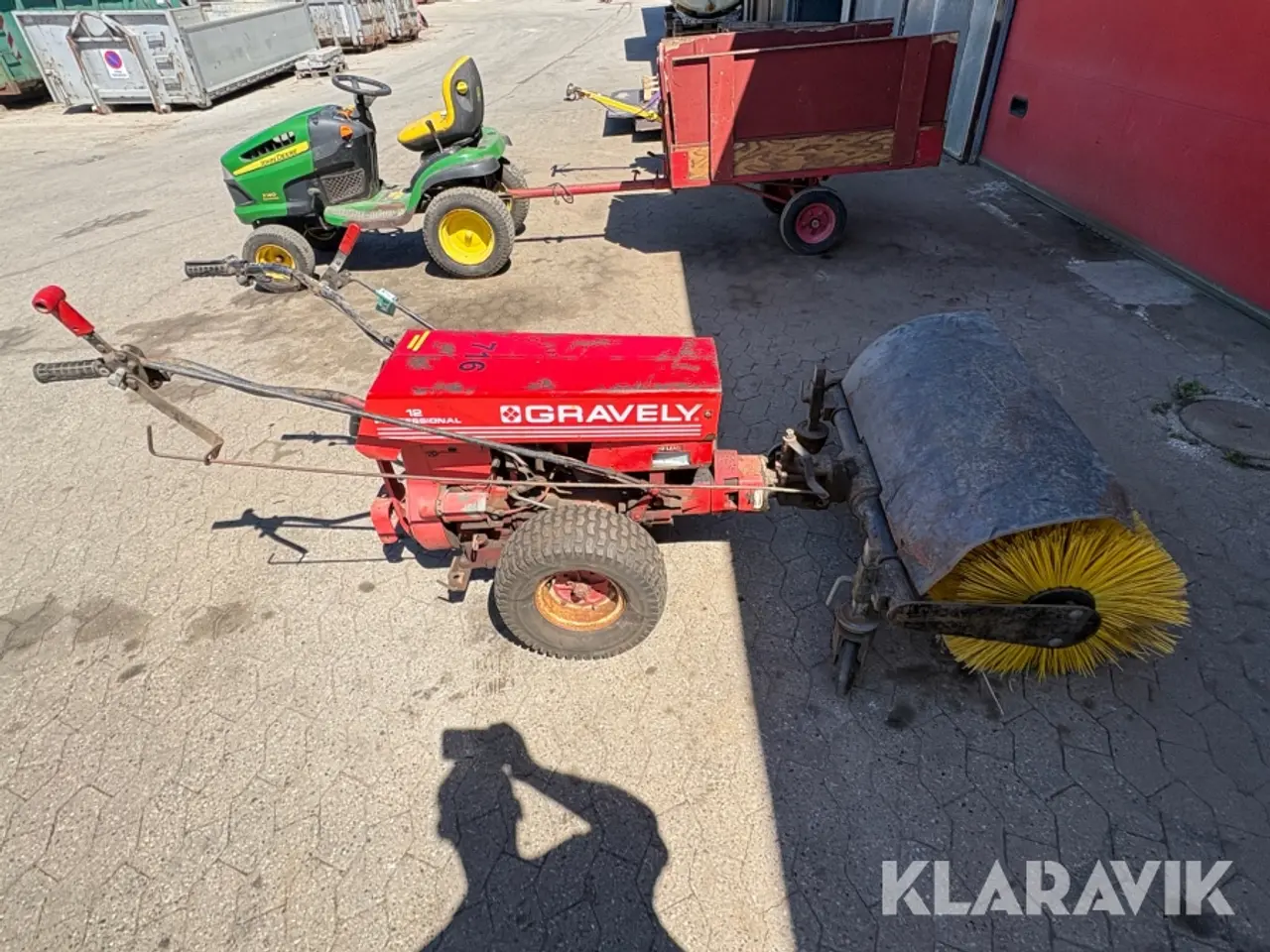 Billede 7 - 2 hjulet traktor med kost Gravely 12