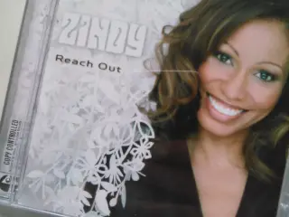 Zindy: Reach Out 2004